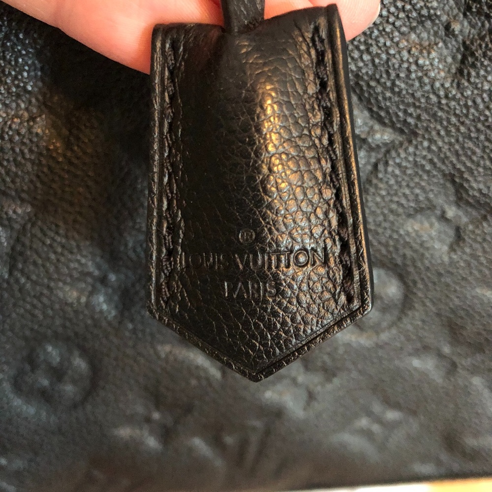Louis Vuitton Montaigne MM Empreinte Leather - Picture 9 of 11